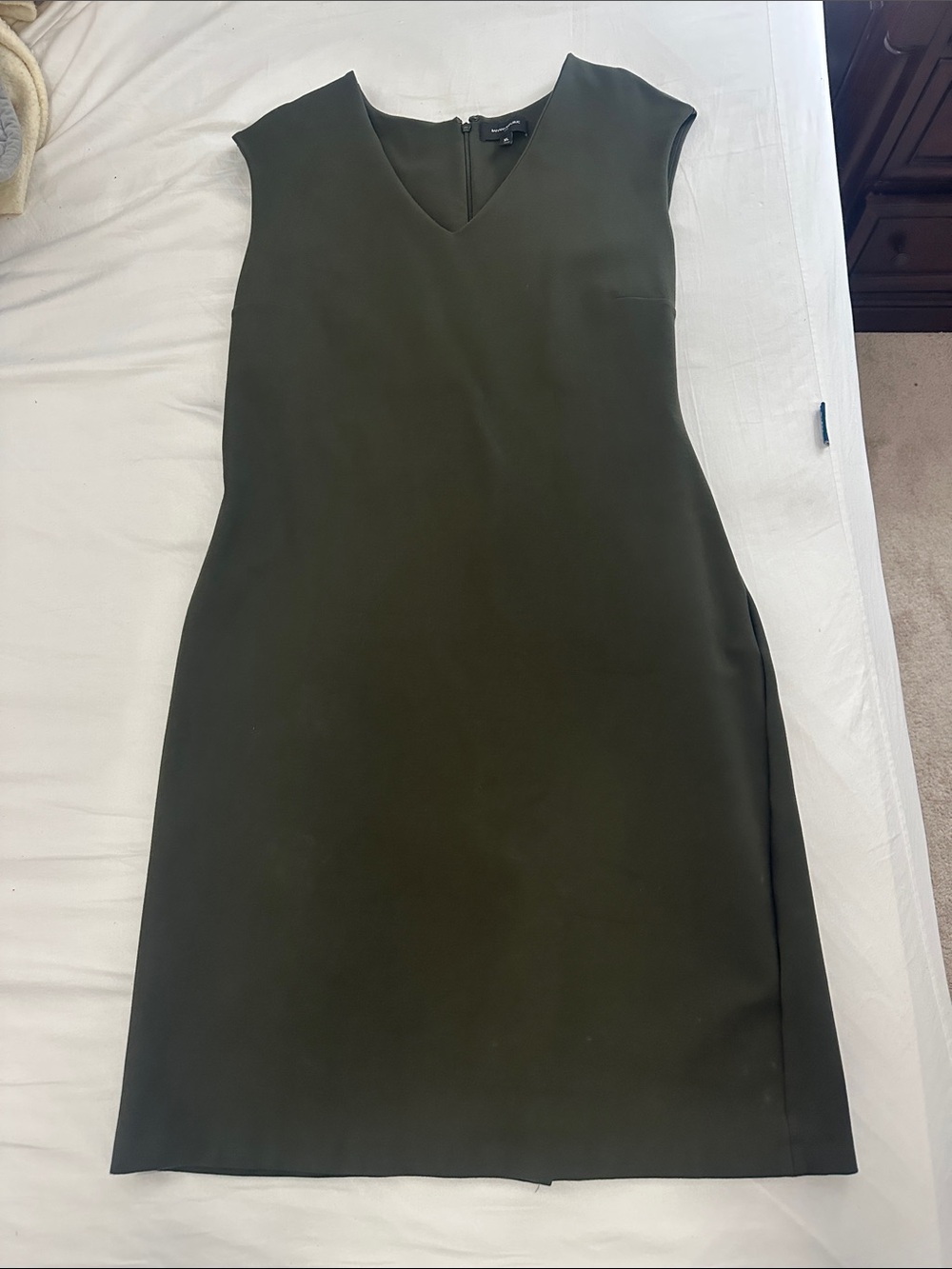 Banana Republic Olive Green V-Neck Knee Length Sheath Dress like new